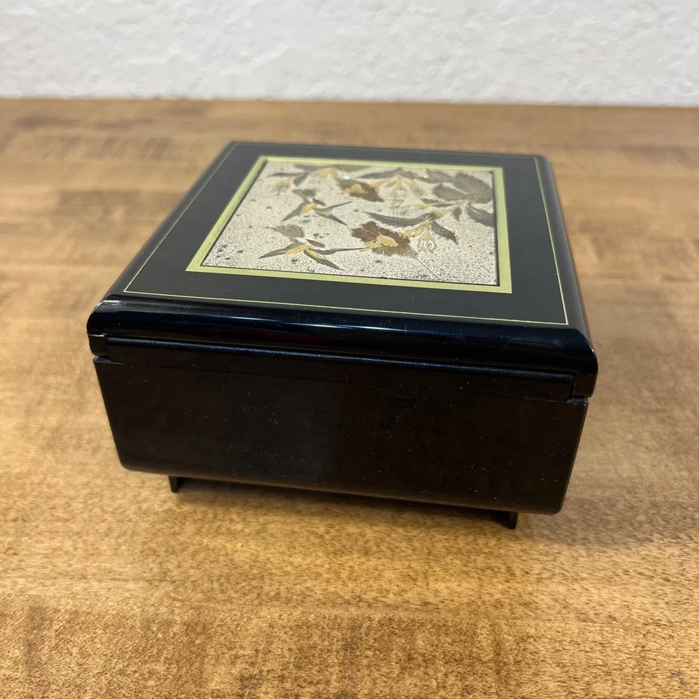 Vintage San Francisco Music Box Co Black Lacquer Jewelry Hummingbird Box
